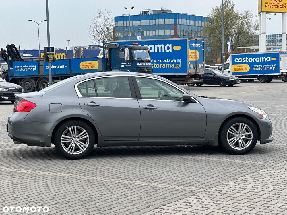 Infiniti G G37 - 8