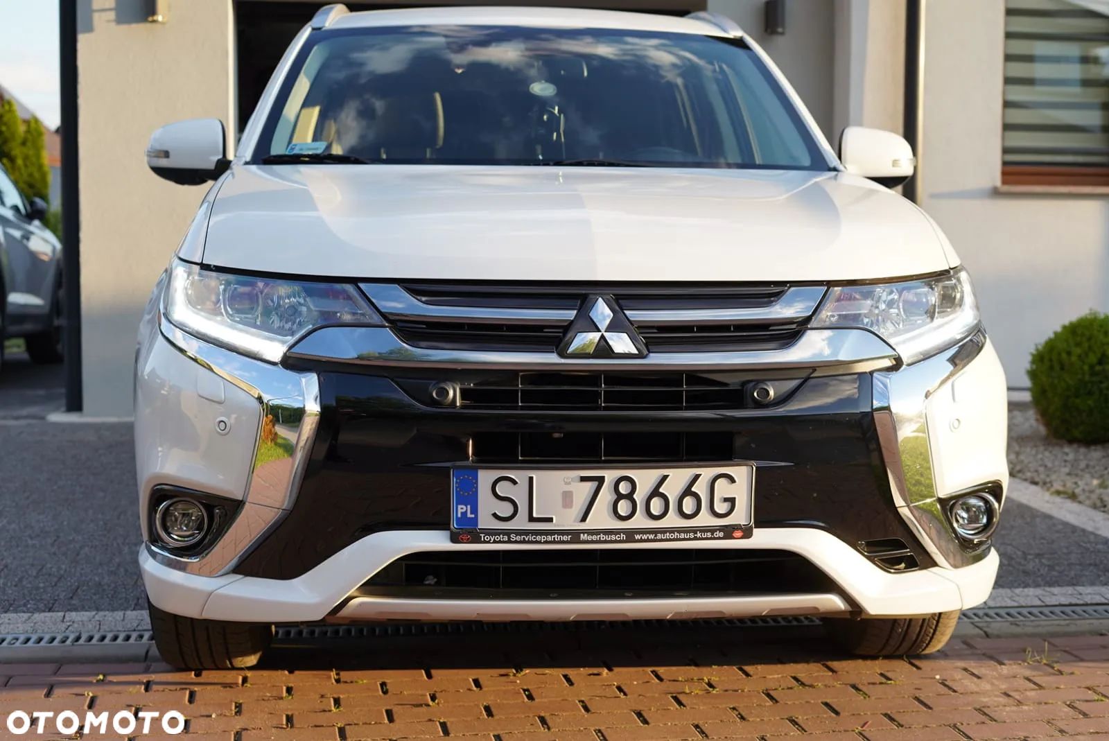 Mitsubishi Outlander 2.0 Instyle Navi 4WD CVT - 1
