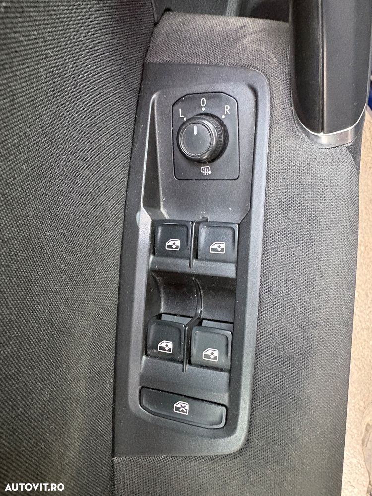 Volkswagen Touran - 5
