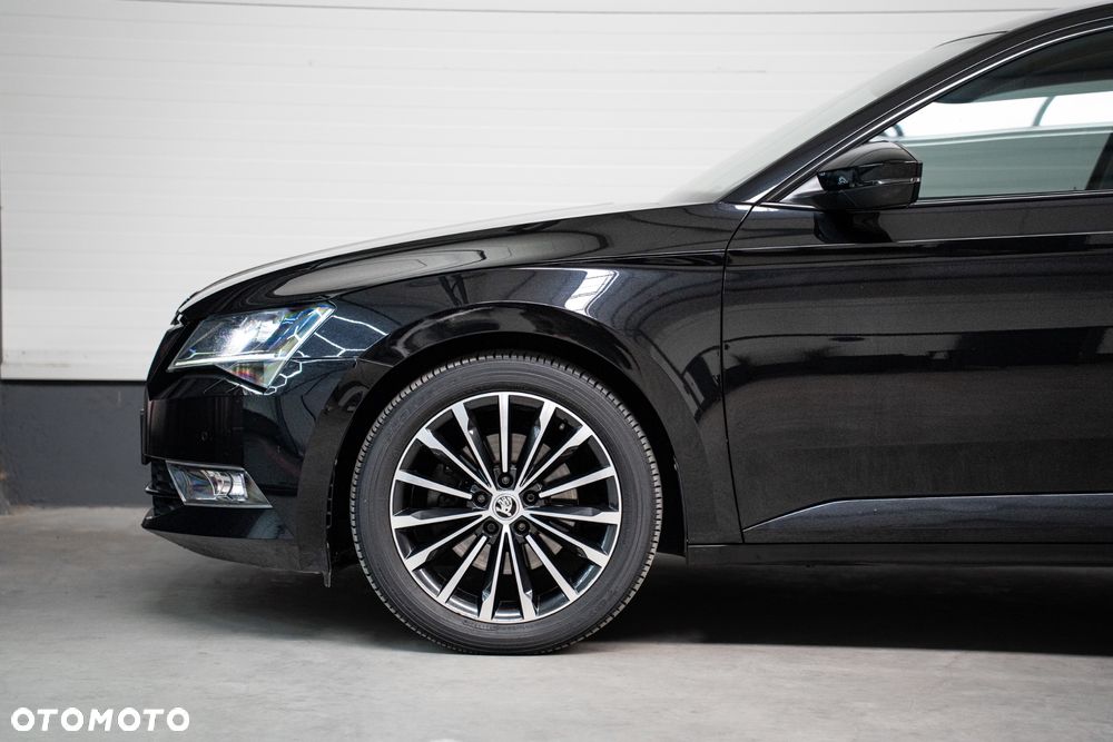 Skoda Superb 2.0 TDI DSG Premium Edition - 4