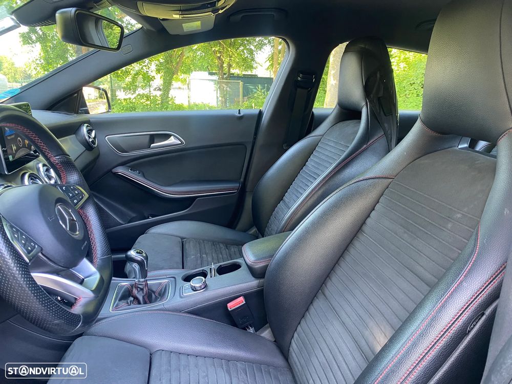 Mercedes-Benz CLA 200 - 4