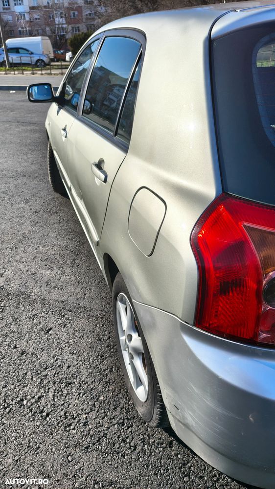 Toyota Corolla 1.4 H/B Sol - 10