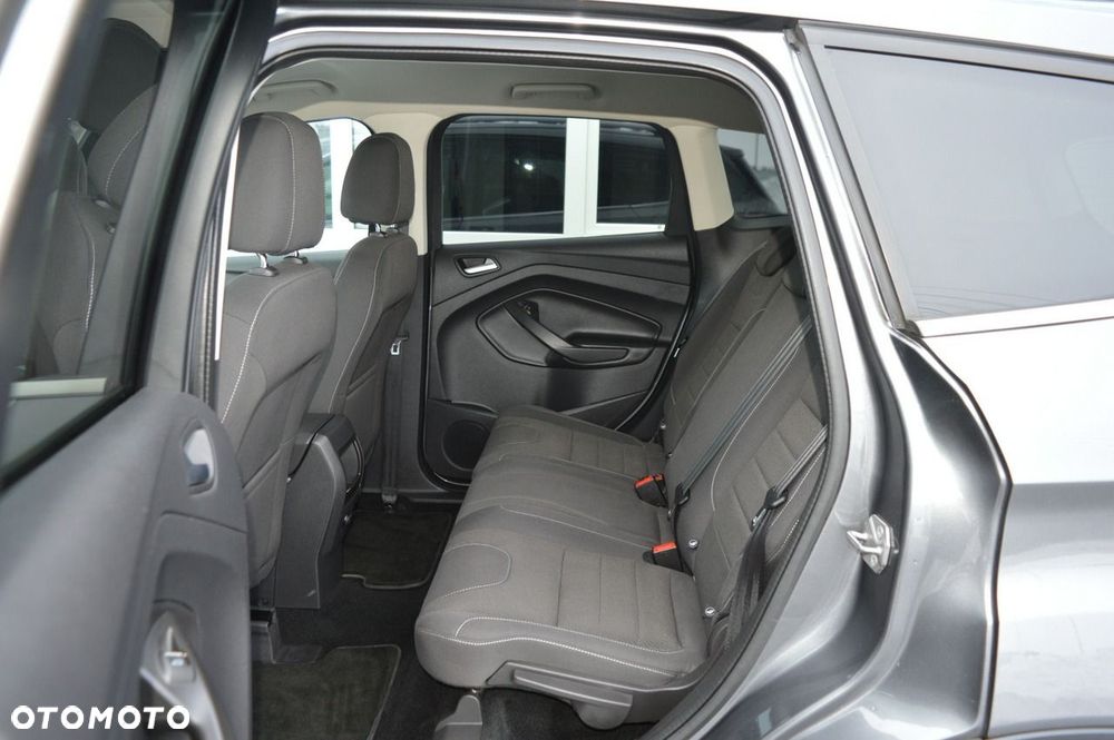 Ford Kuga - 32