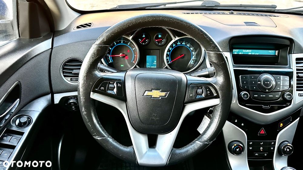 Chevrolet Cruze 1.6 LT - 23
