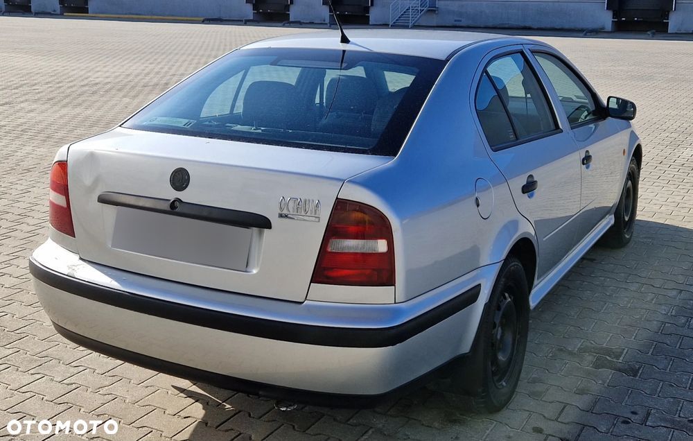 Skoda Octavia 1.6 LX - 7