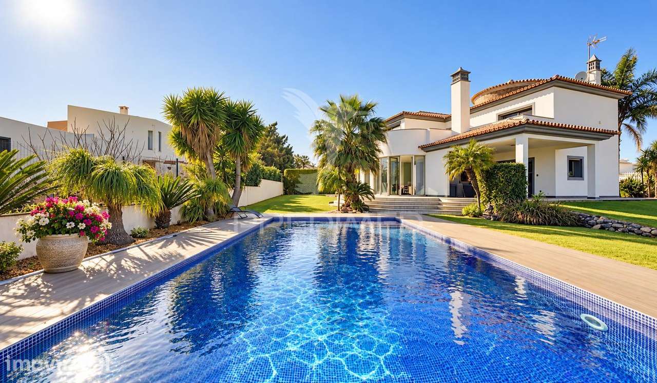 Moradia de Luxo T3+3 com Piscina Aquecida | Albufeira    1.295.000 € - Grande imagem: 4/20