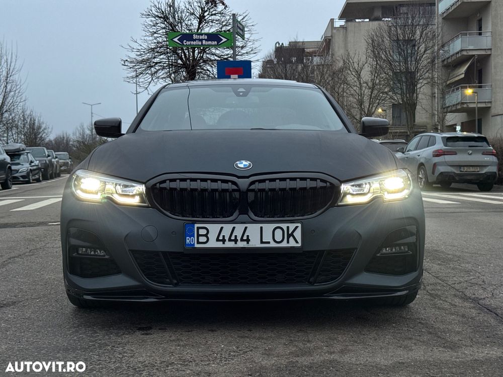 BMW Seria 3 330i AT - 38