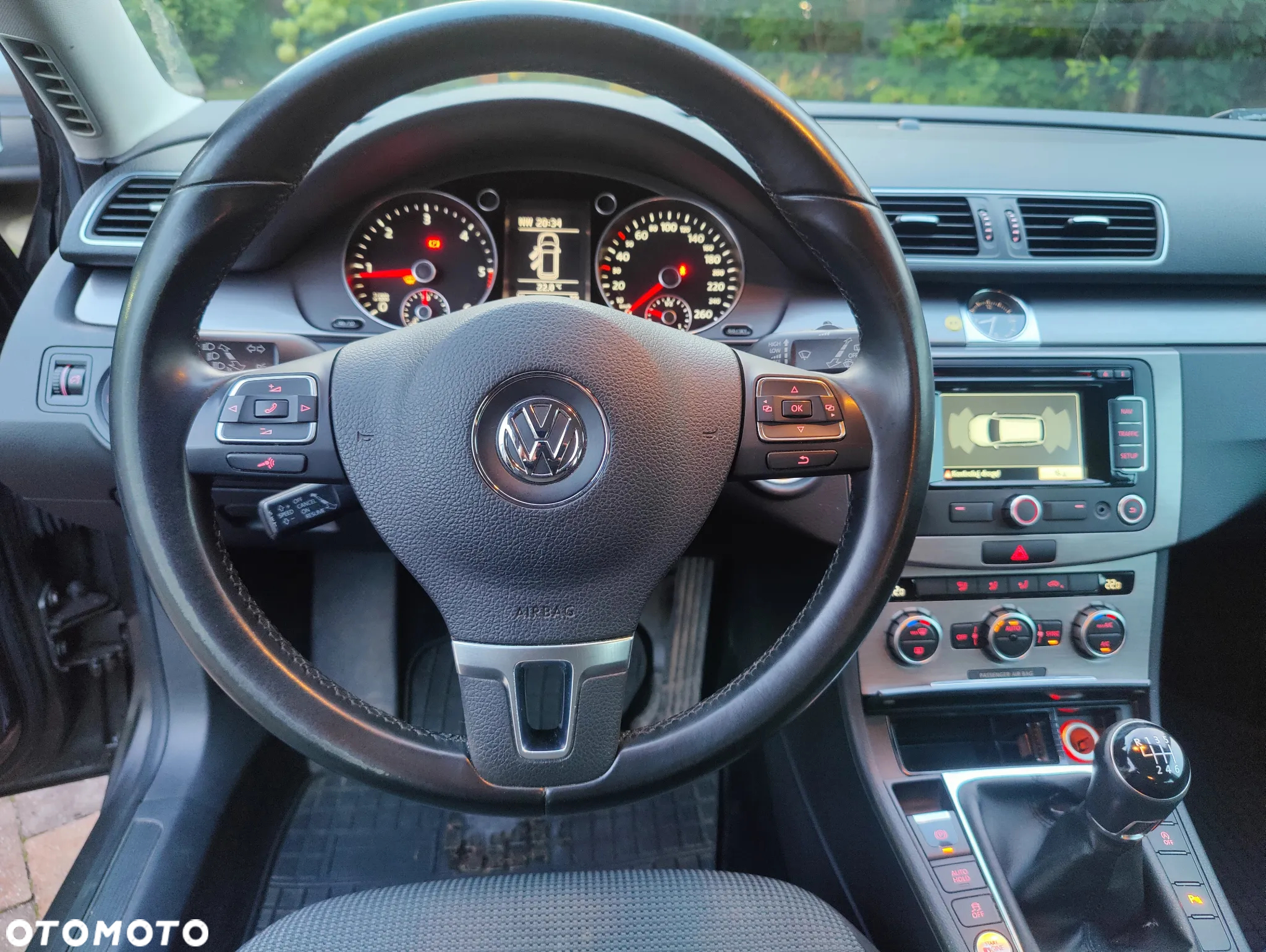 Volkswagen Passat 2.0 TDI Comfortline - 8