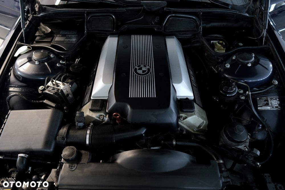 BMW Seria 7 740iL - 33