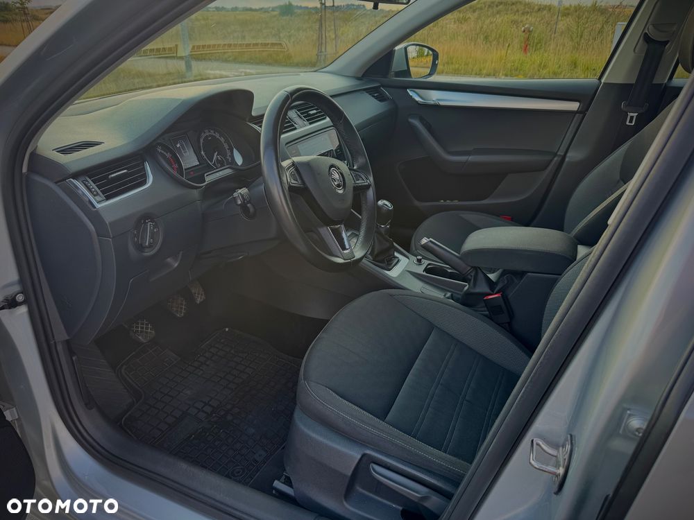 Skoda Octavia 1.5 TSI GPF ACT Ambition - 9