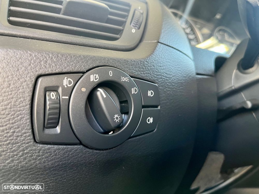 BMW X1 18 d xDrive - 29