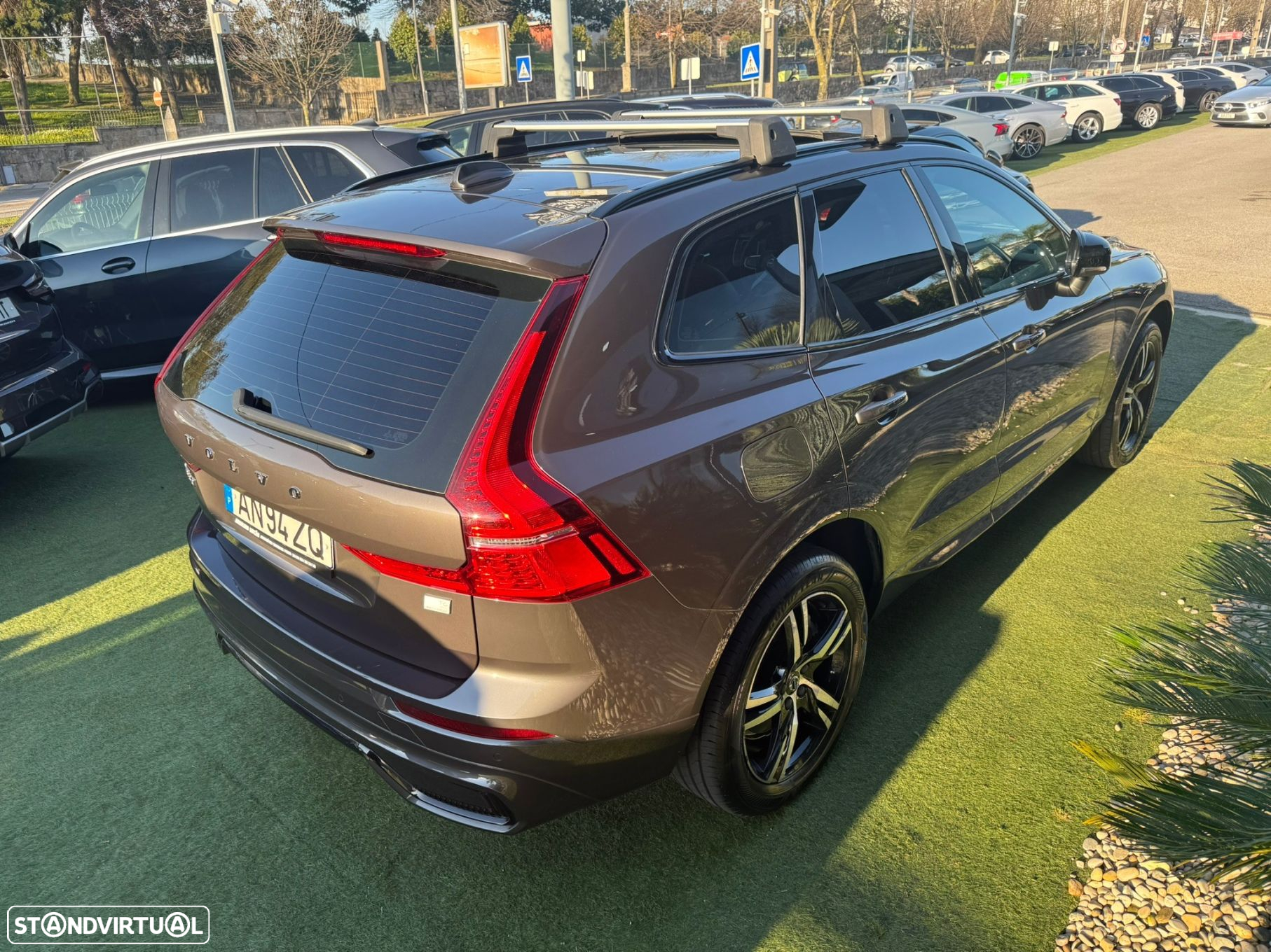 Volvo XC 60 2.0 T6 PHEV R-Design AWD - 13