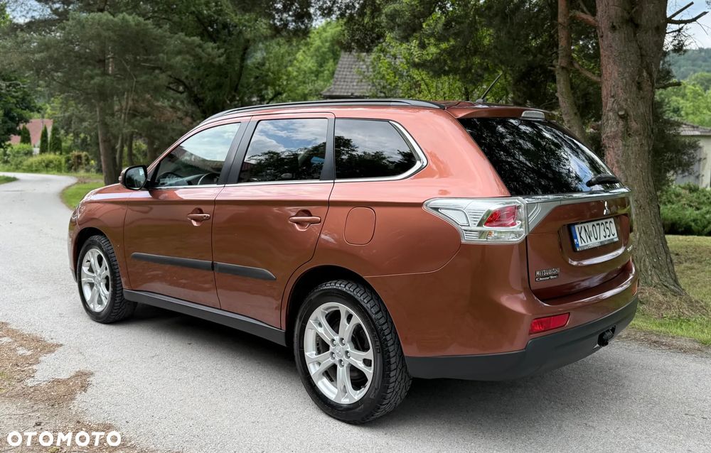 Mitsubishi Outlander 2.0 Intense + - 11