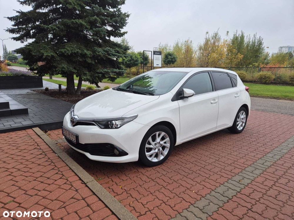 Toyota Auris - 1