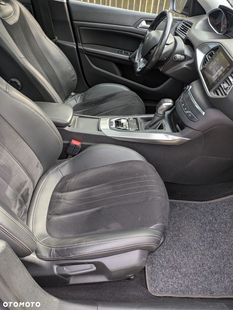 Peugeot 308 BlueHDi FAP 150 Stop&Start Automatik Allure - 24