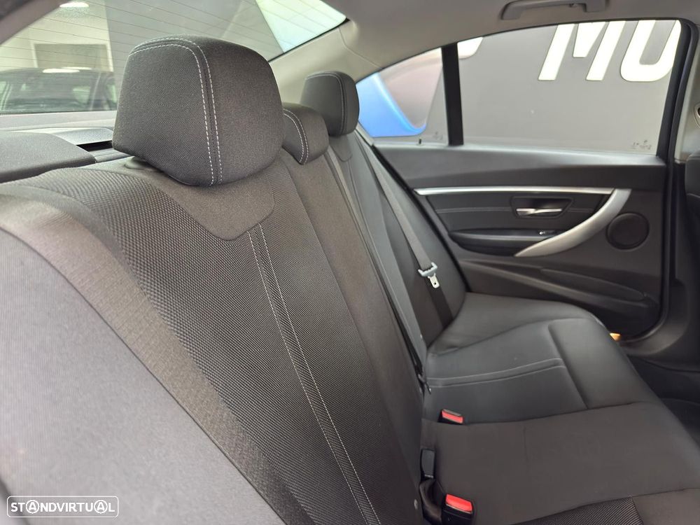 BMW 318 d Line Sport Auto - 19
