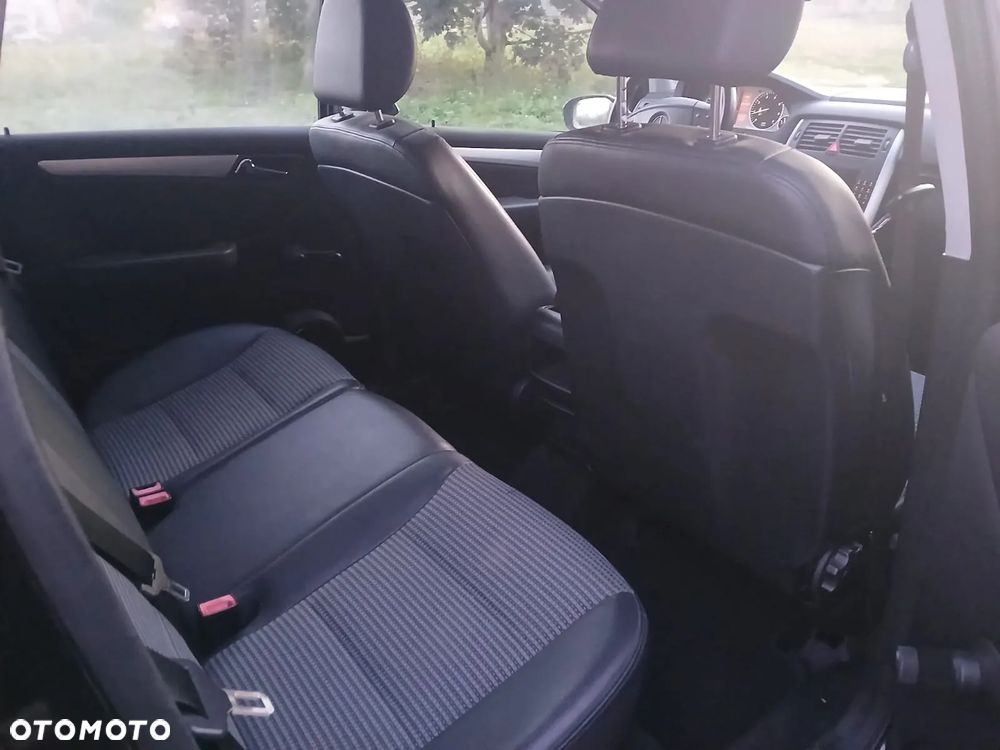 Mercedes-Benz Klasa B 200 SPORT EDITION - 20