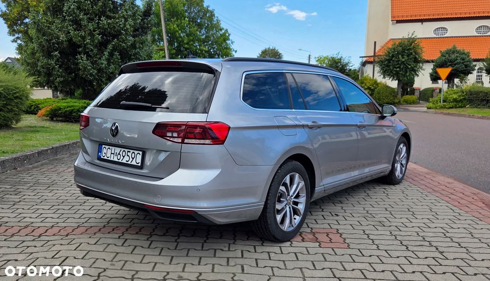 Volkswagen Passat - 4