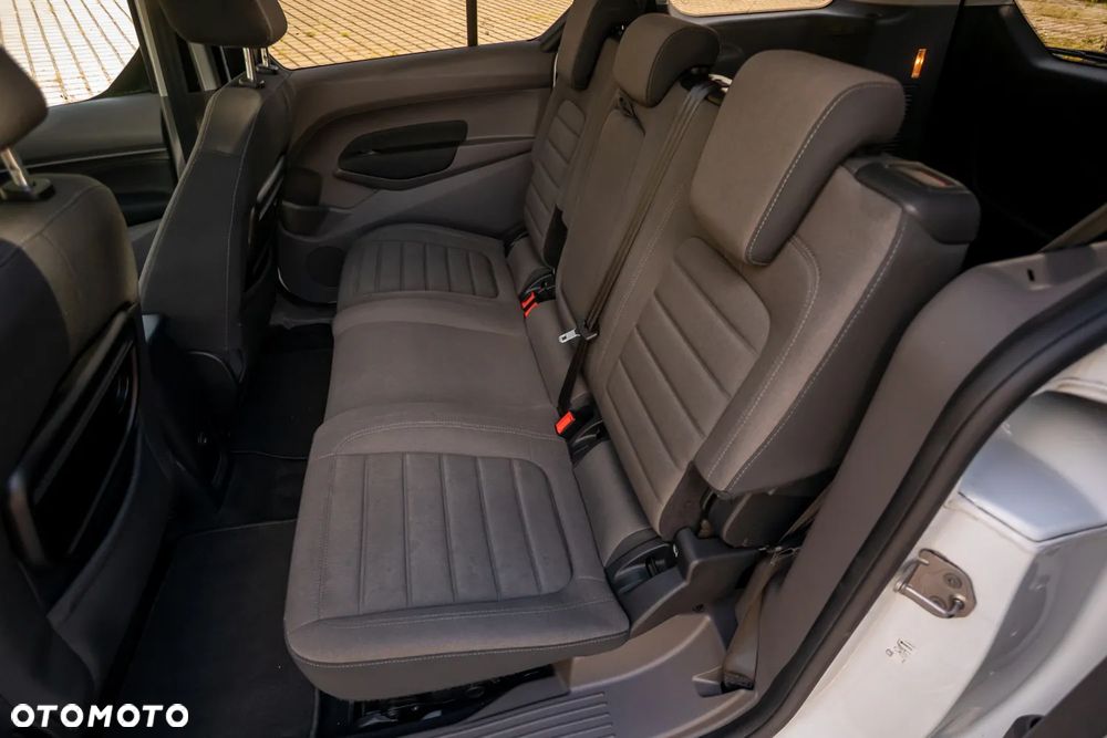Ford Tourneo Connect Grand - 37