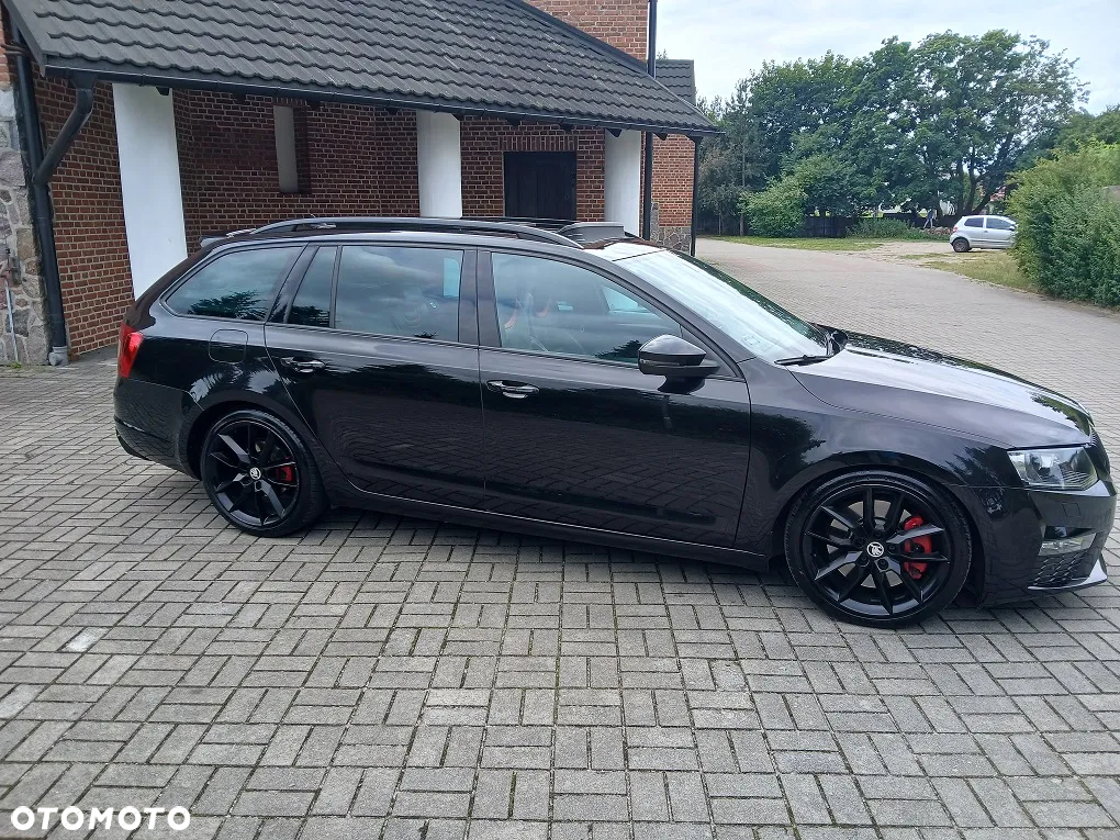 Skoda Octavia Combi 2.0 TDI DSG RS - 4