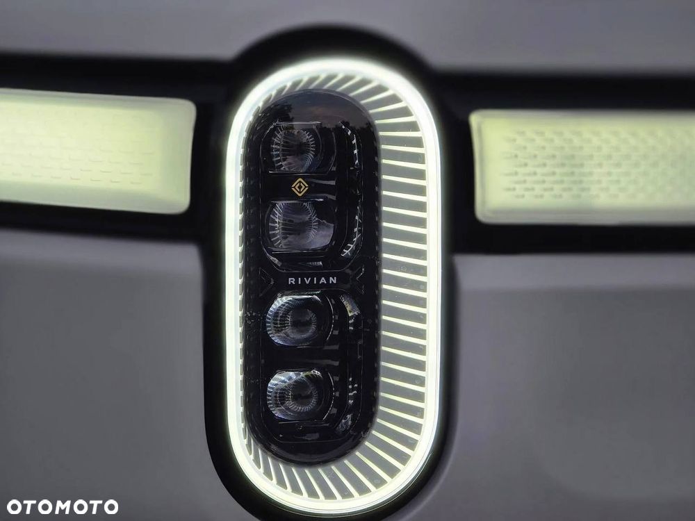 Rivian R1S - 5