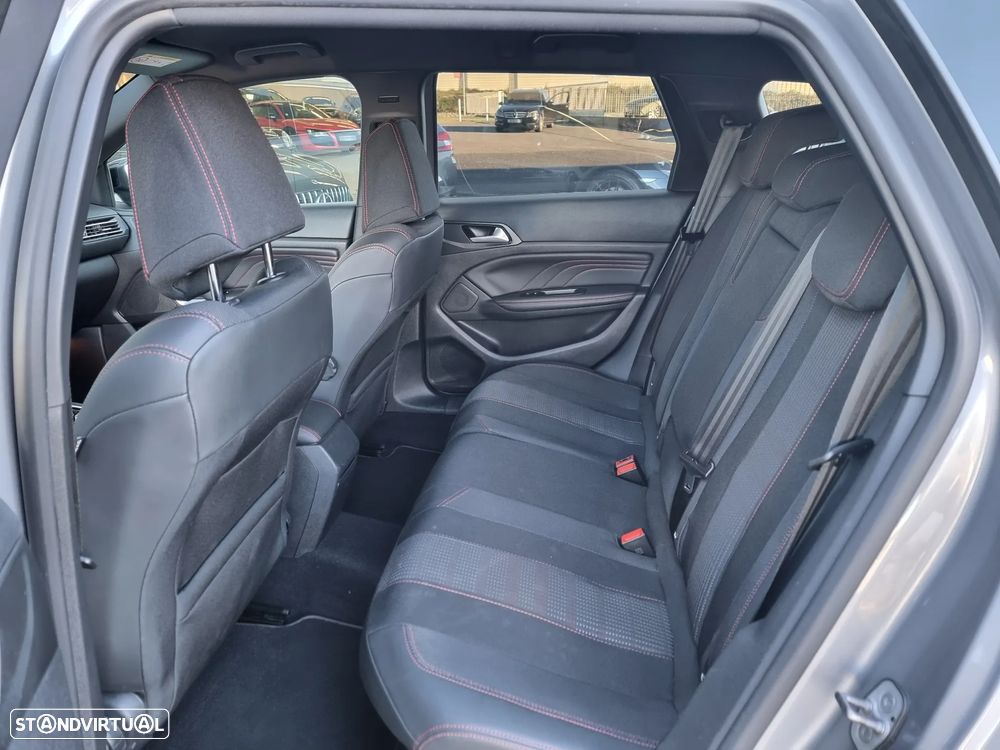 Peugeot 308 SW 1.5 BlueHDi GT EAT8 - 27