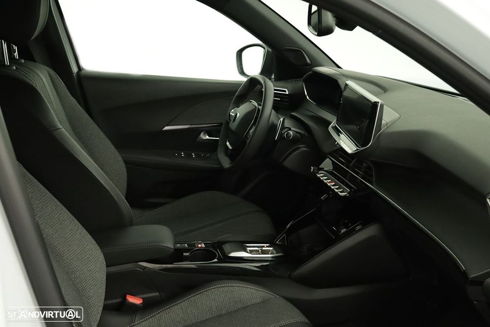 Peugeot 2008 1.2 PureTech Allure EAT8 - 20