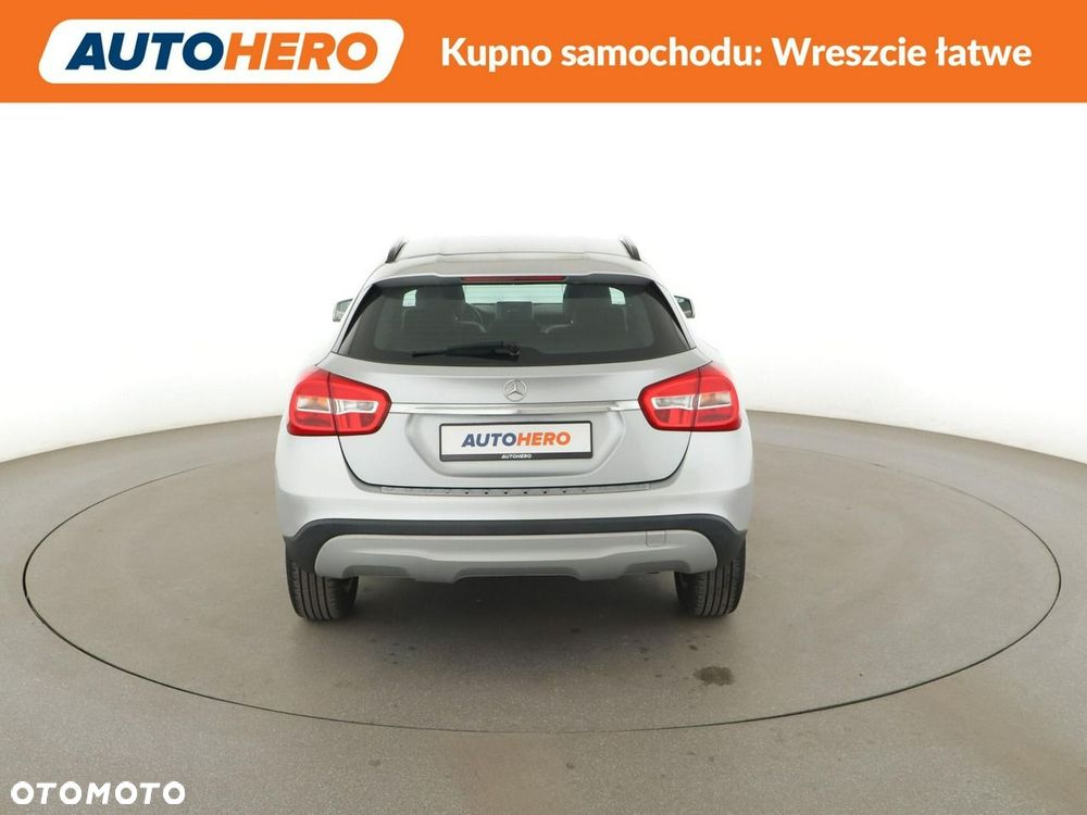 Mercedes-Benz GLA 200 7G-DCT - 7