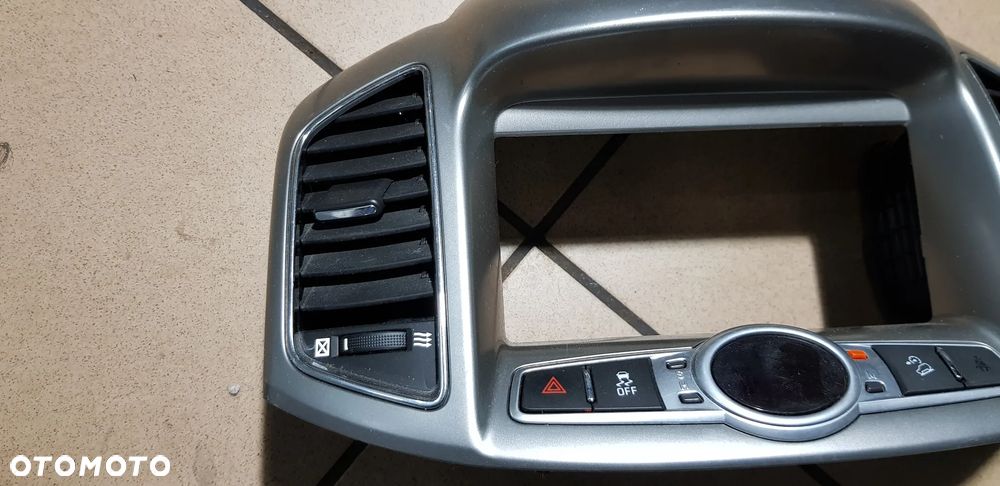 Chevrolet Captiva Lift Ramka Radia Wyświetlacza - 13