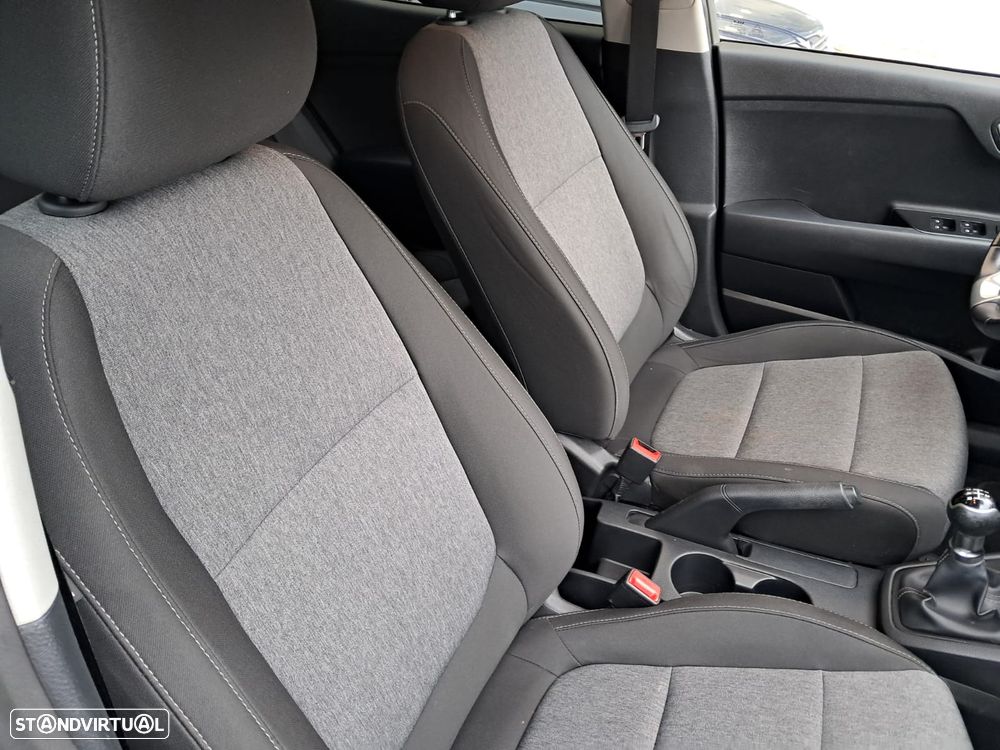 Kia Stonic 1.2 Dynamic - 21