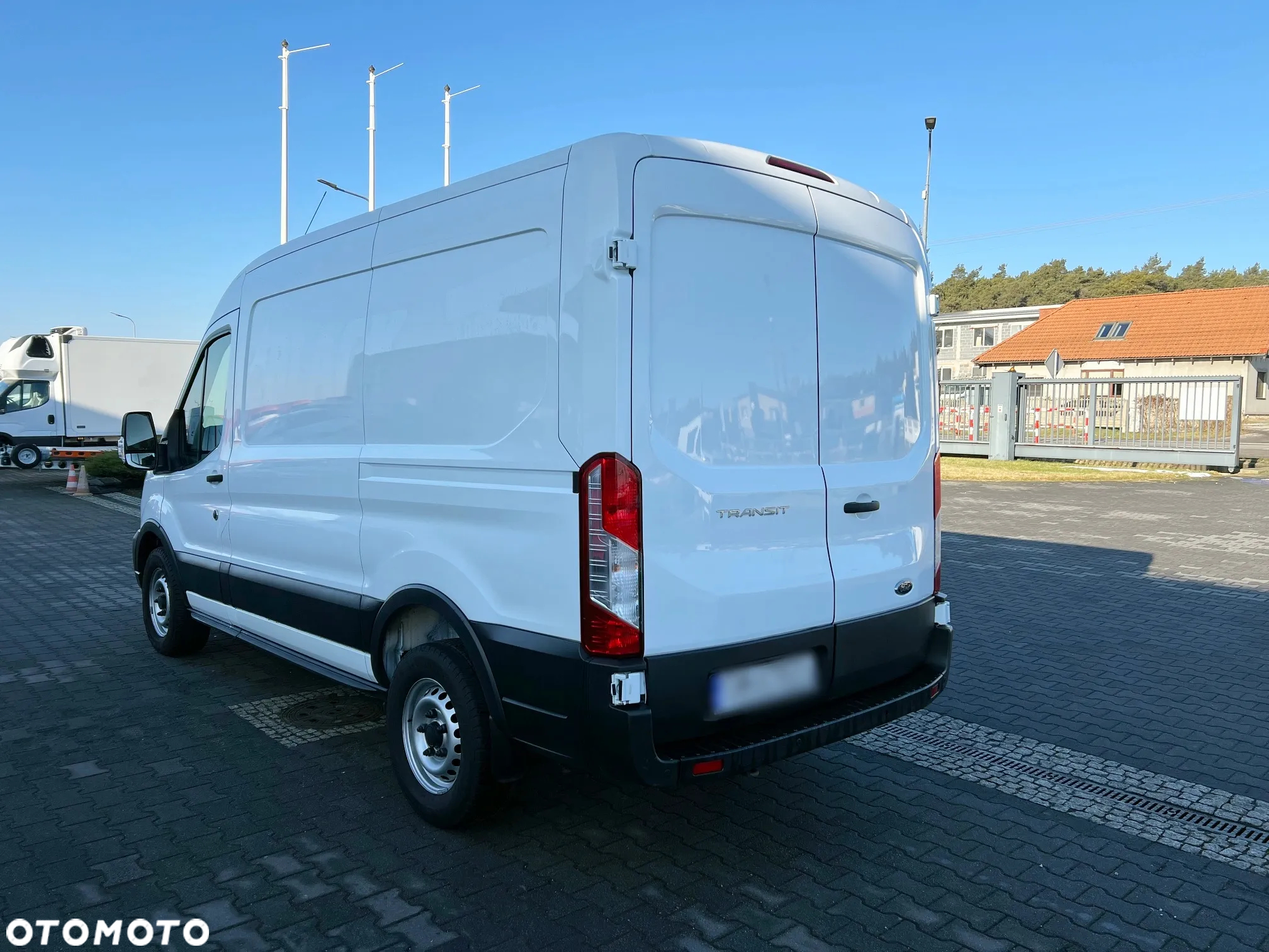 Ford Transit L2H2 Furgon Blaszak Lift Salon PL, Jeden Właściciel - 3