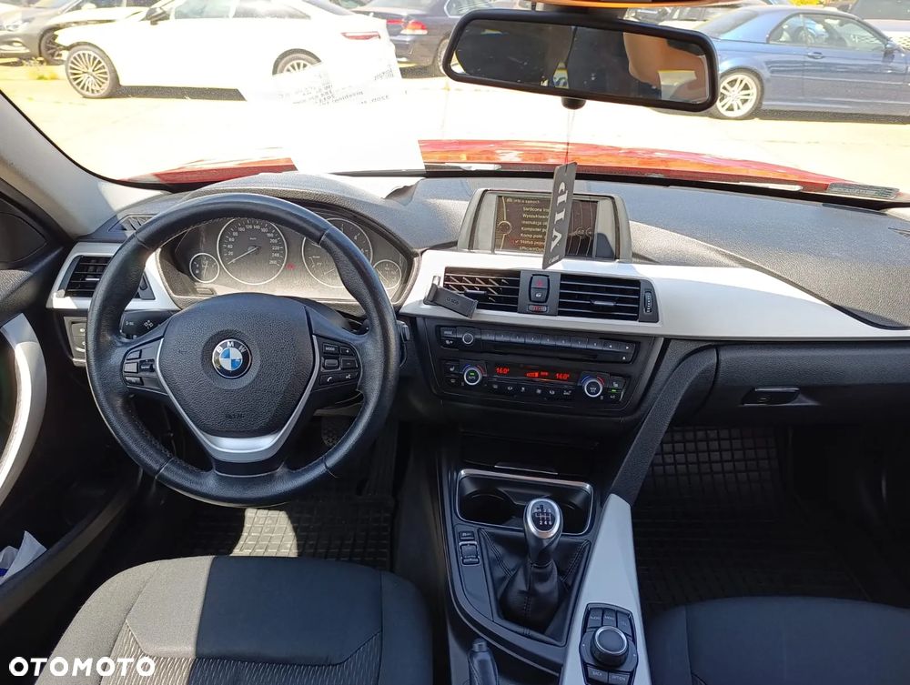 BMW Seria 3 320d - 5
