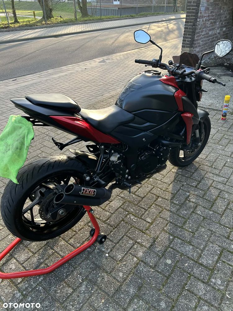 Suzuki GSX - 4