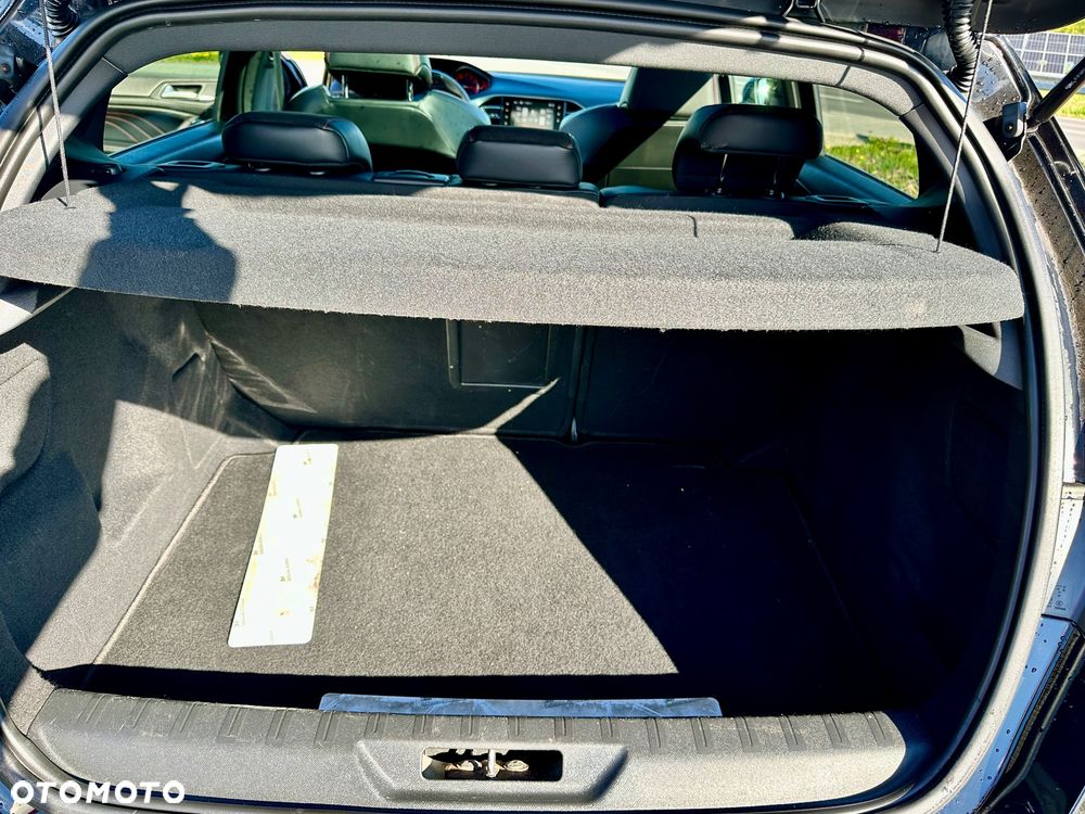 Peugeot 308 1.6 e-THP GTi by Sport S&S - 26