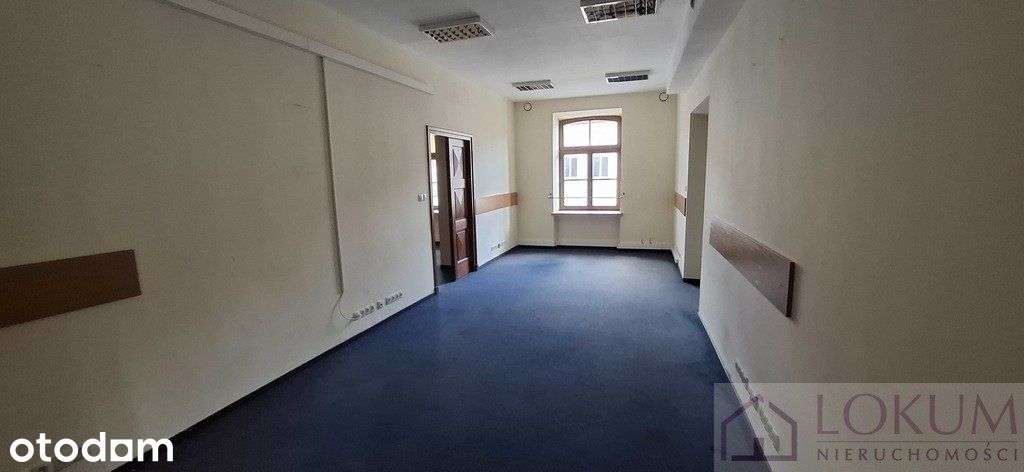 Lokal, Krakowskie Przedmieście.