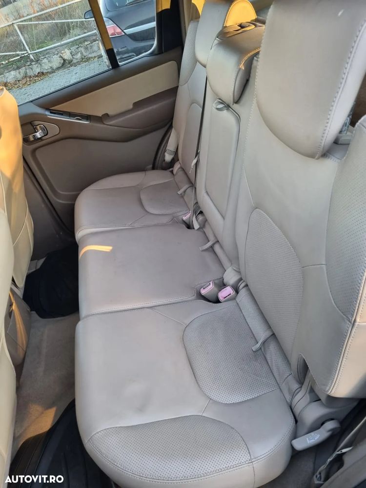 Nissan Pathfinder - 13