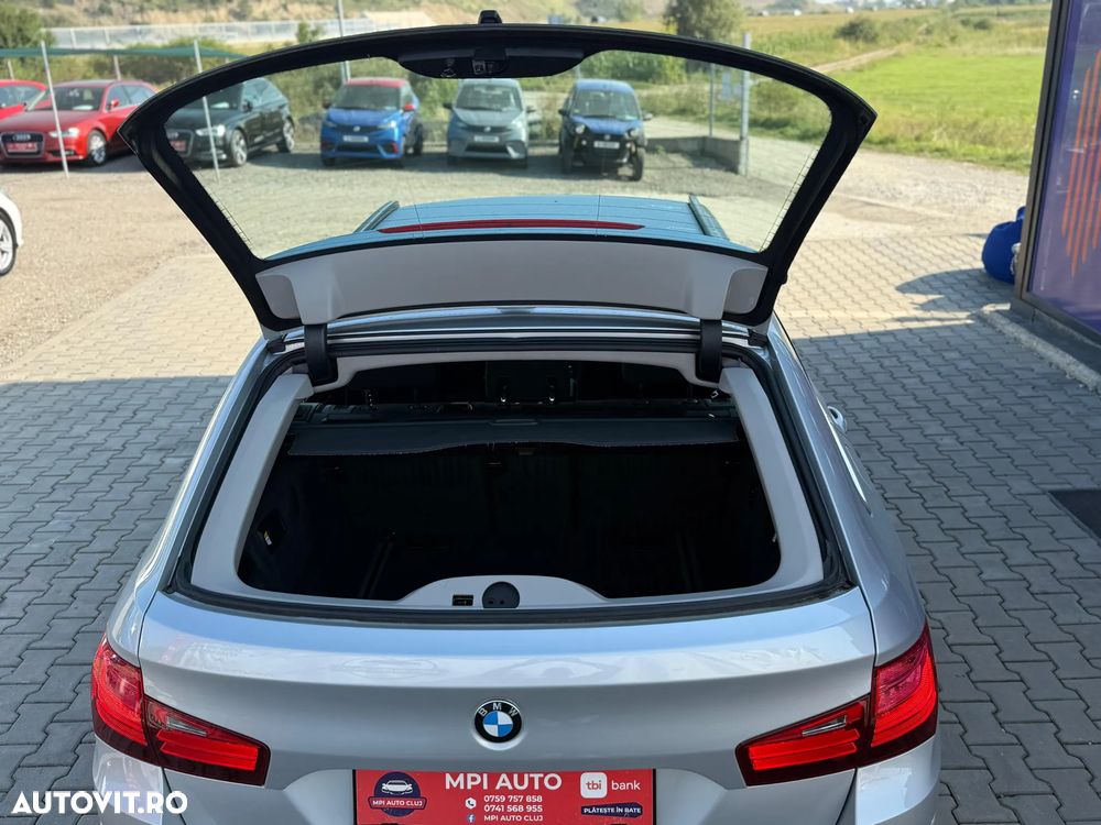 BMW Seria 5 520d Aut. - 28
