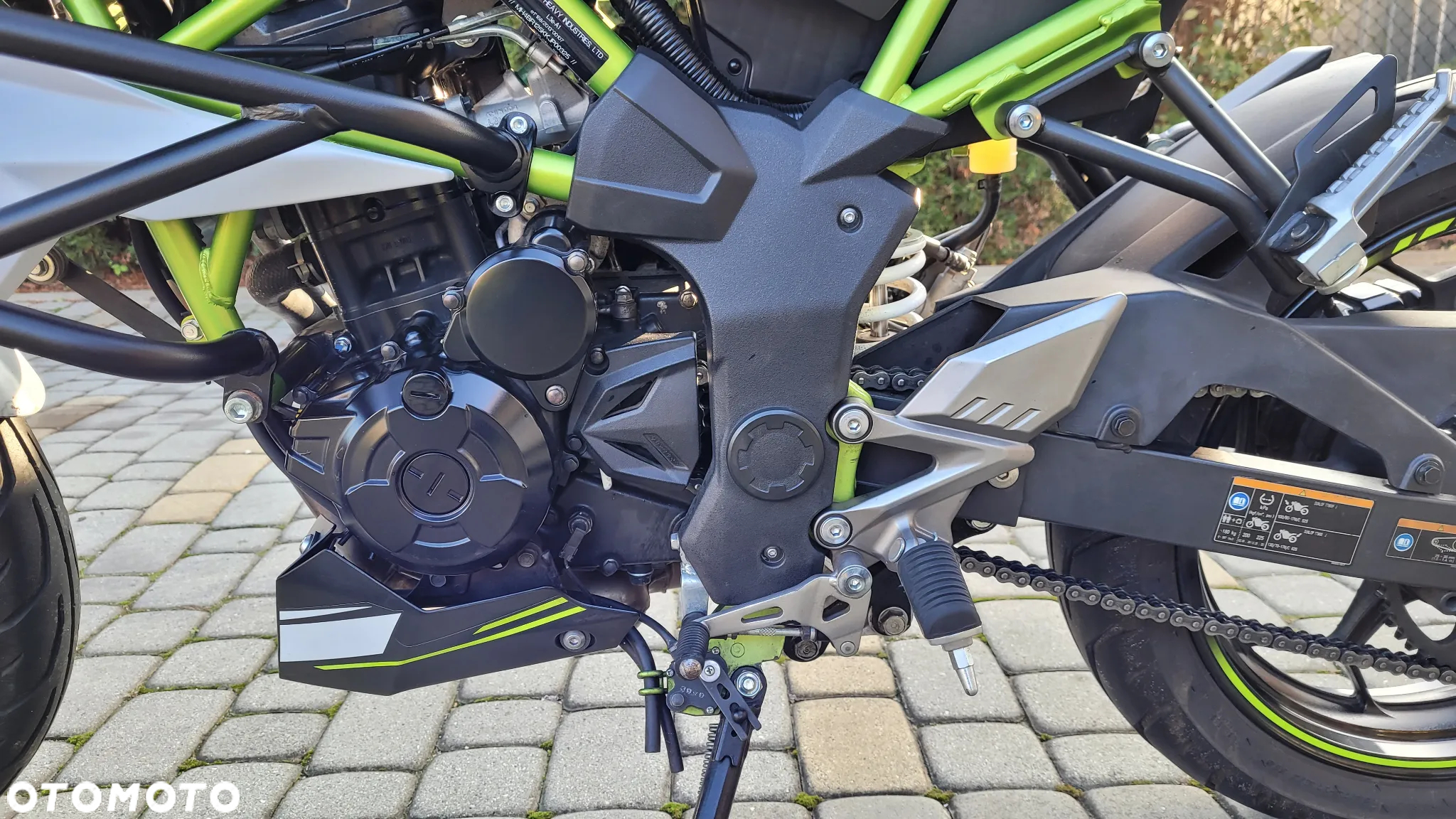 Kawasaki Z - 12