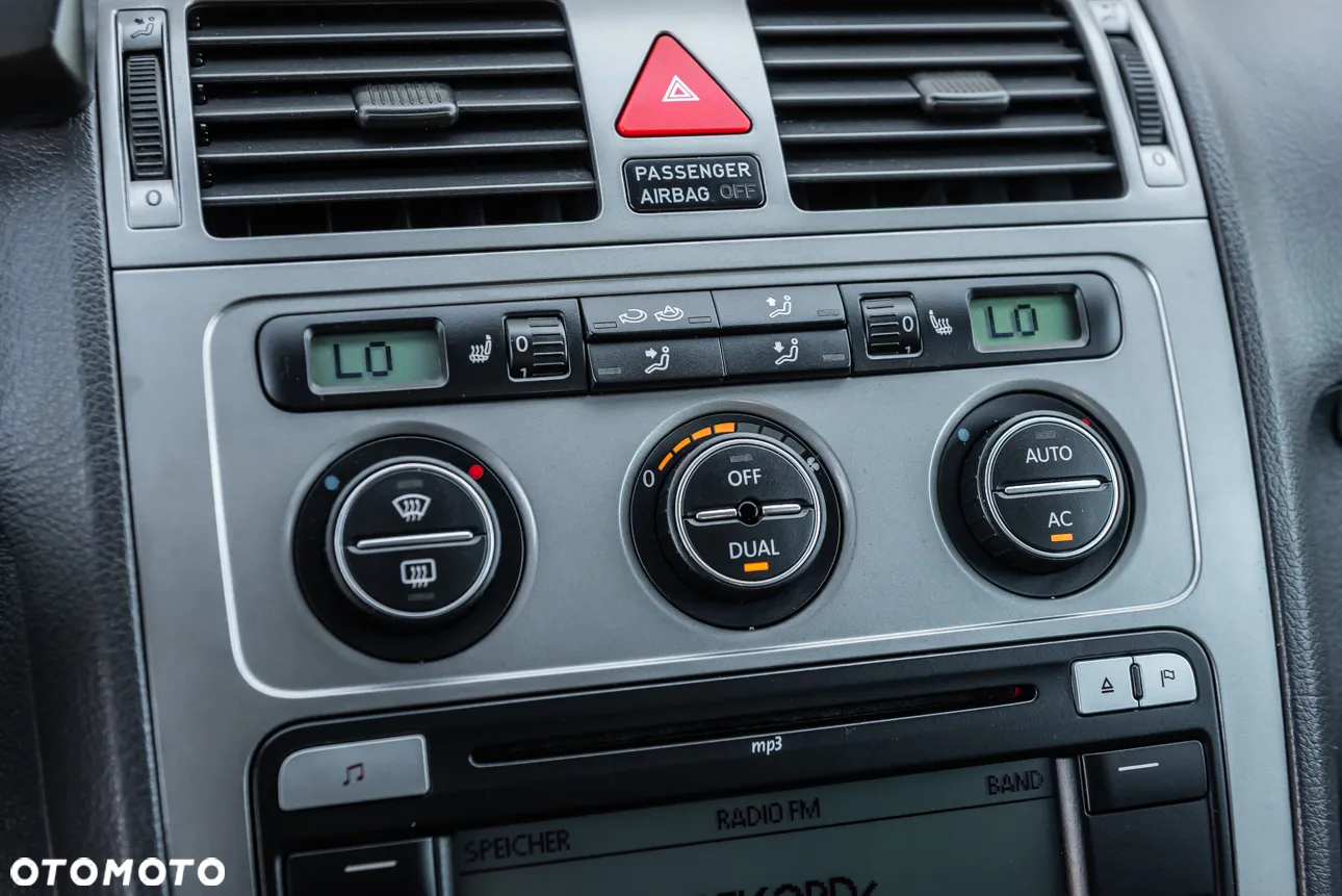 Volkswagen Touran - 20