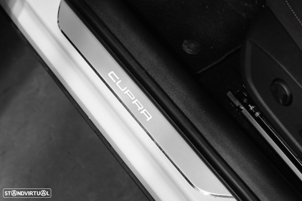 Cupra Formentor 1.4 e-Hybrid DSG VZ - 34