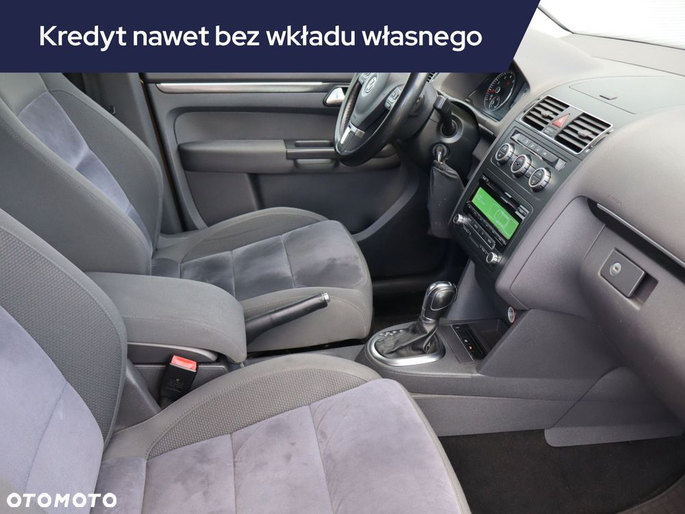 Volkswagen Touran - 11