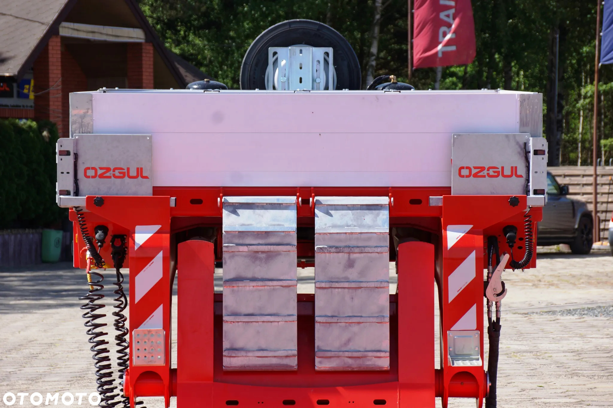 Inny TIEFBETT - MEGA TRAILERS - wersja STRONG - OSIE SAF - TRIDECK - ALUFELGI - 17
