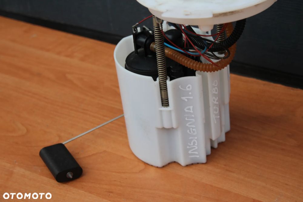 POMPKA POMPA PALIWA PŁYWAK OPEL INSIGNIA A 1.6 TURBO 13577224 - 2