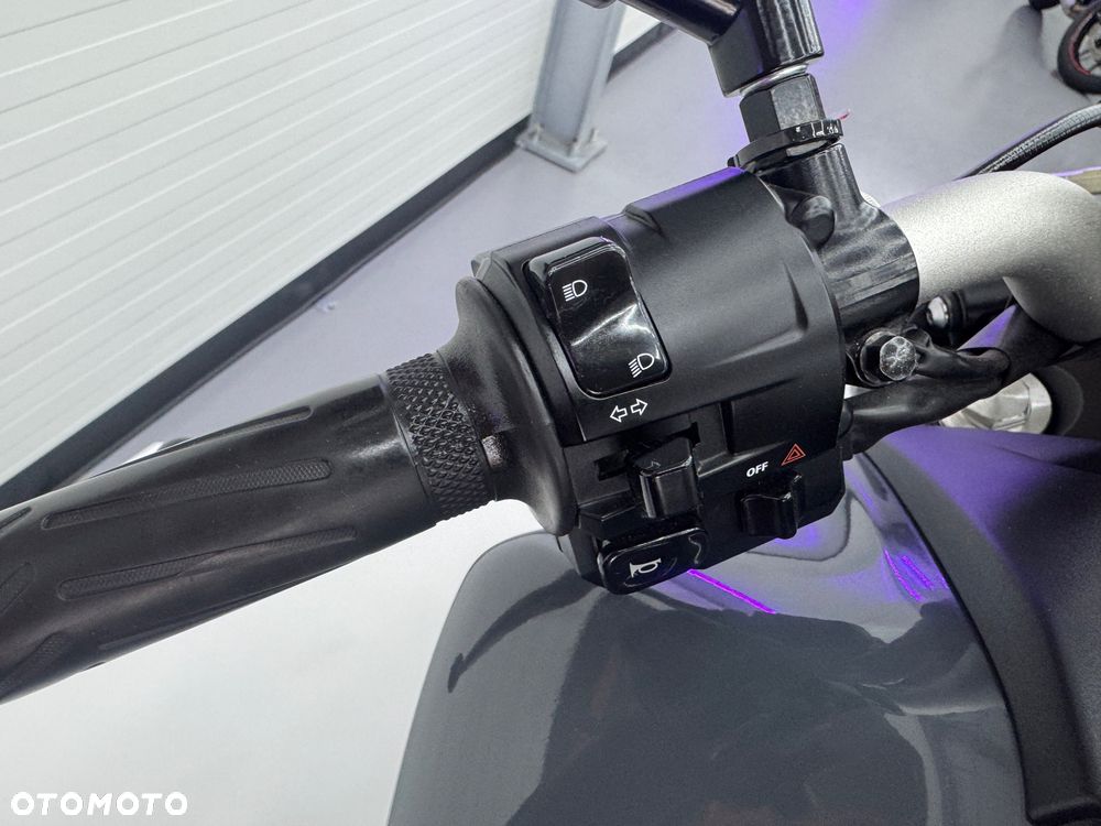 Yamaha MT - 24