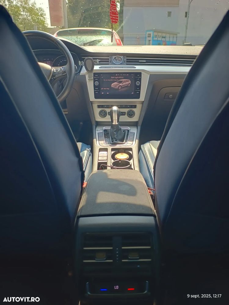 Volkswagen Passat Variant 2.0 TDI DSG Highline - 9
