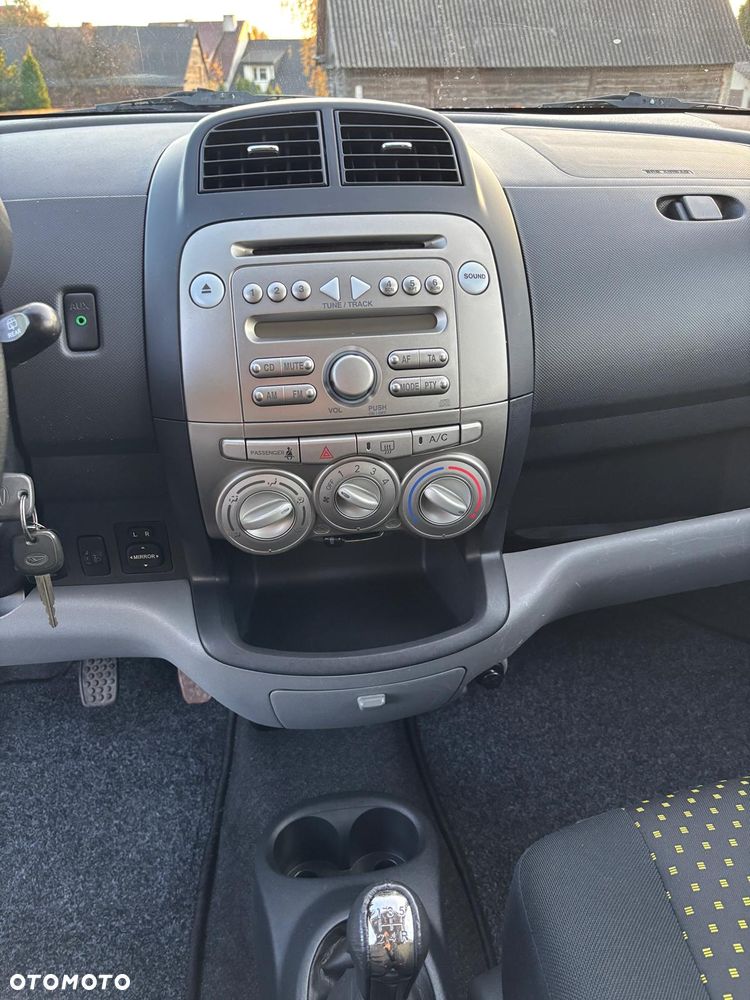 Daihatsu Sirion 1.3 - 18