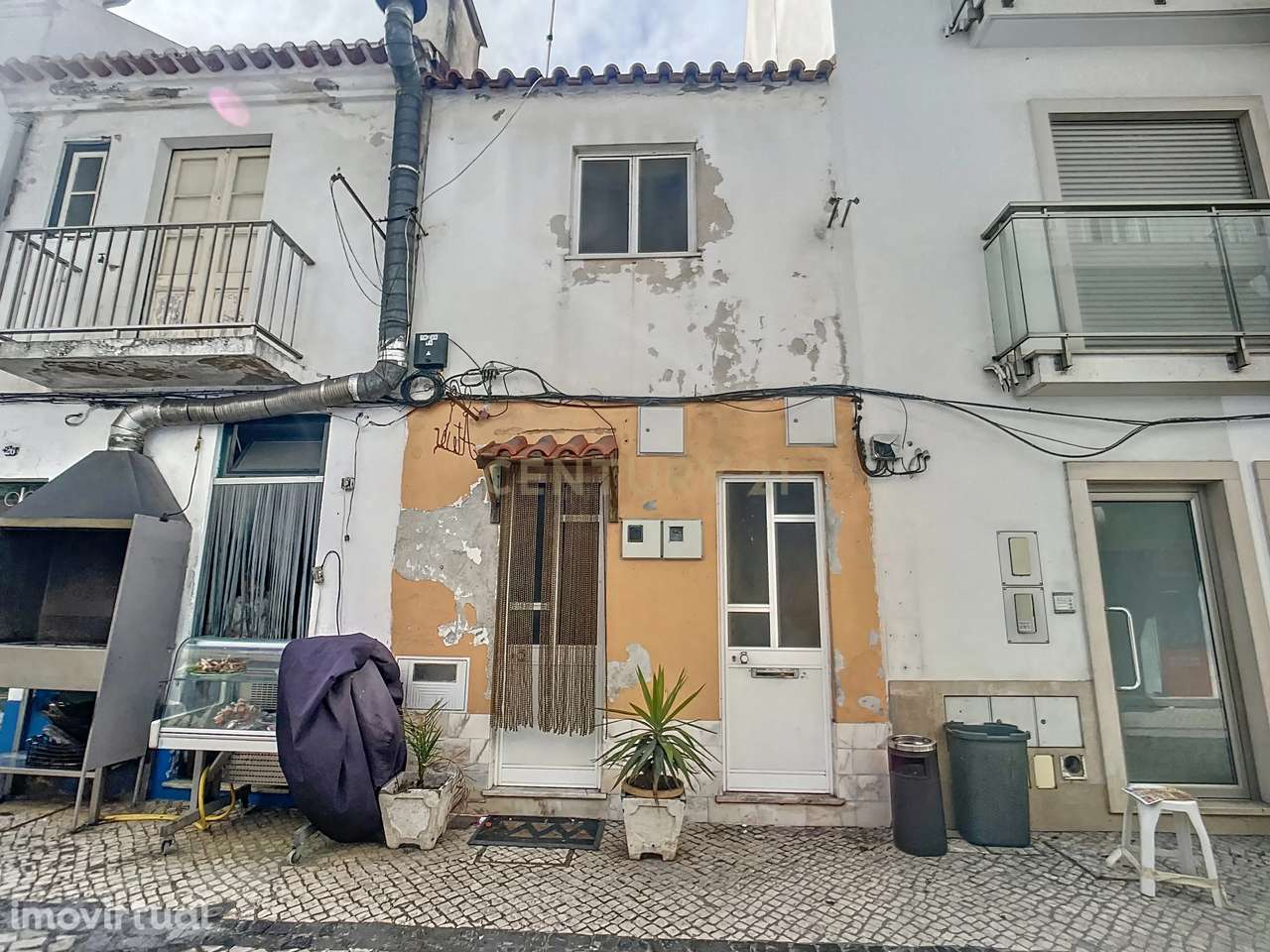 OPORTUNIDADE! PRÉDIO ANTIGO NO CORAÇÃO HISTÓRICO DA NAZARÉ - JUNTO DO - Grande imagem: 2/3