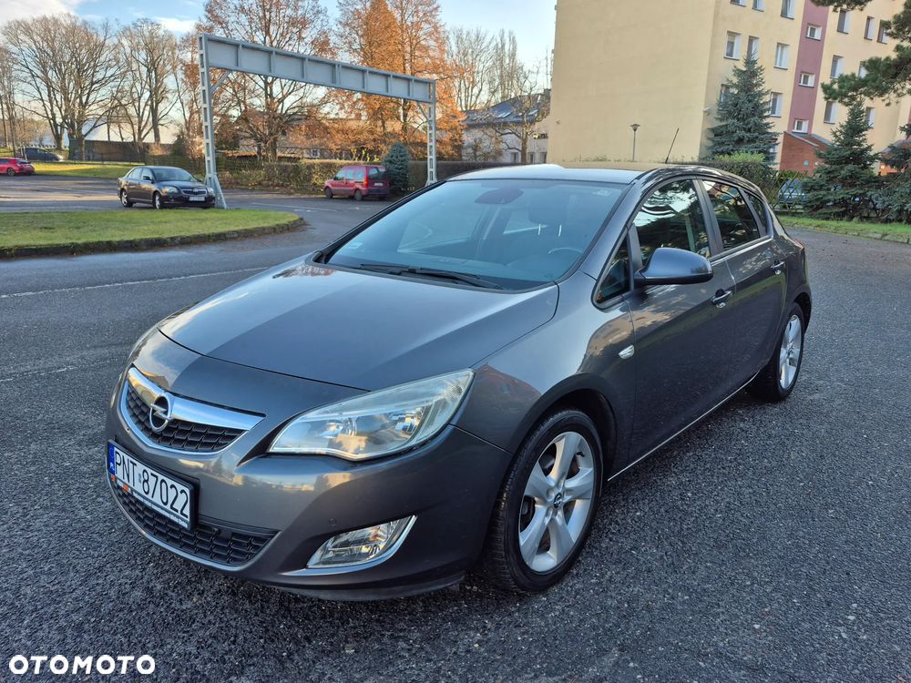Opel Astra 1.4 Turbo Cosmo - 4