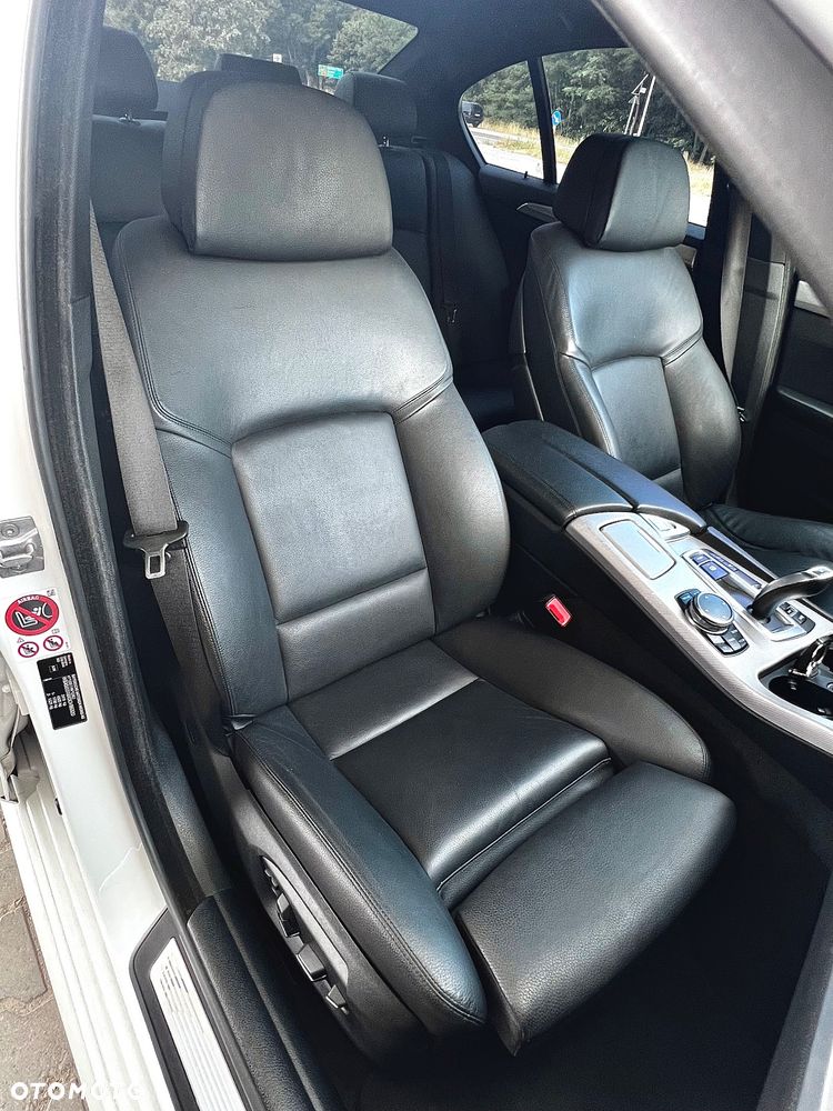 BMW Seria 5 530d xDrive - 28