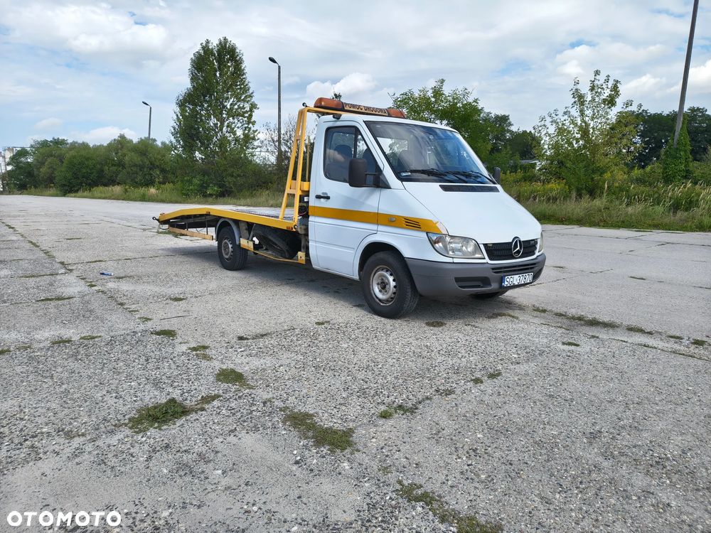 Mercedes-Benz Sprinter - 4